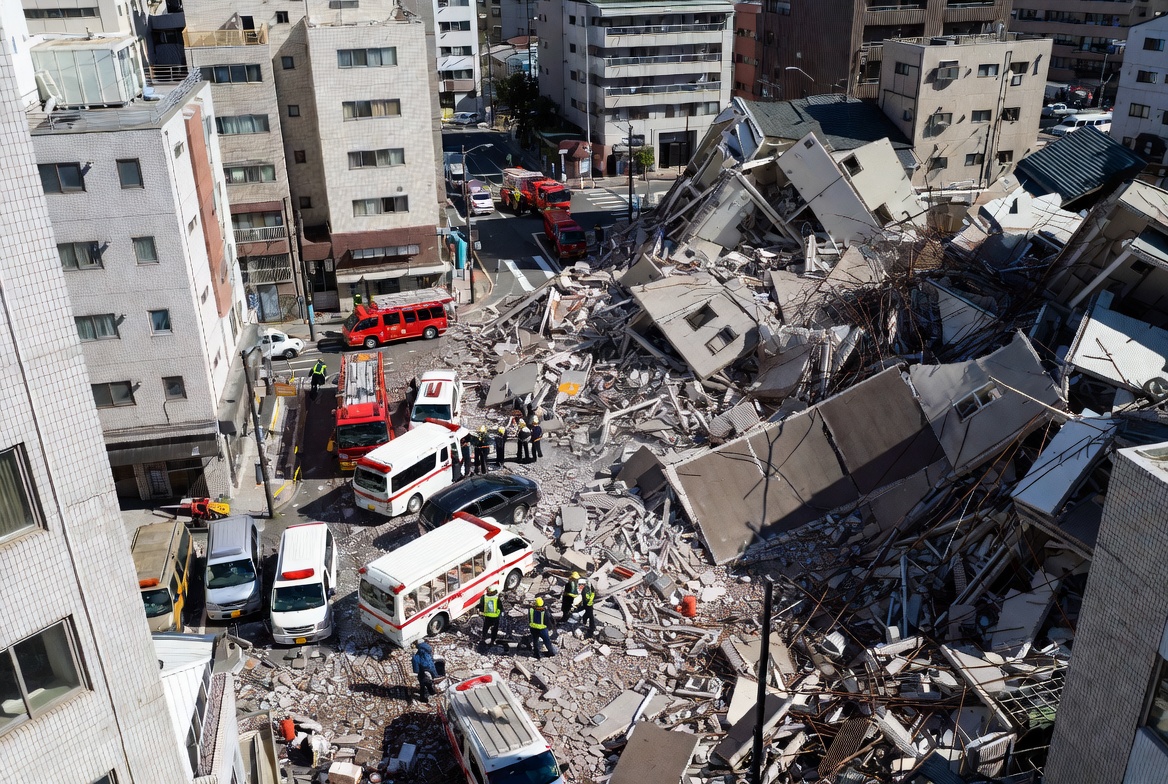Earthquake damage and rescue in Japan
